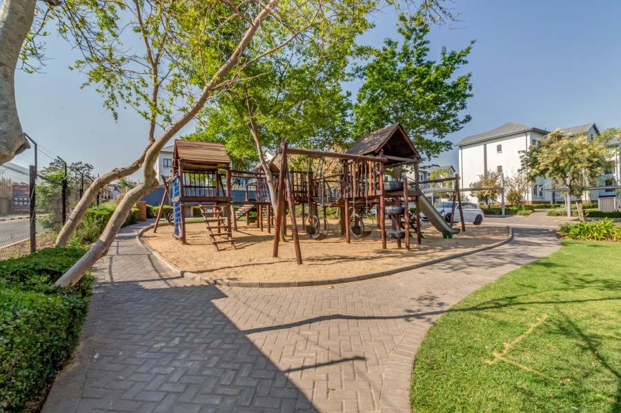 2 Bedroom Property for Sale in Broadacres Gauteng