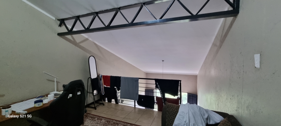 1 Bedroom Property for Sale in Hillcrest Gauteng