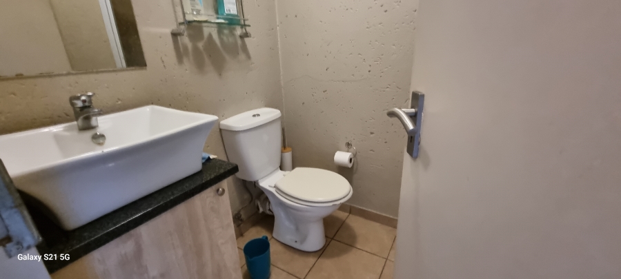 1 Bedroom Property for Sale in Hillcrest Gauteng