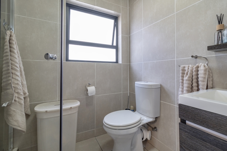 2 Bedroom Property for Sale in Greenstone Hill Gauteng