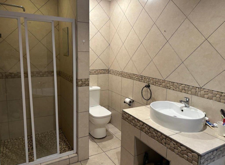 5 Bedroom Property for Sale in Dowerglen Ext 5 Gauteng