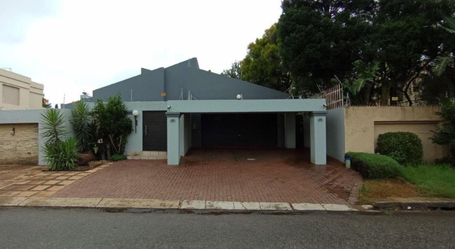 5 Bedroom Property for Sale in Dowerglen Ext 5 Gauteng
