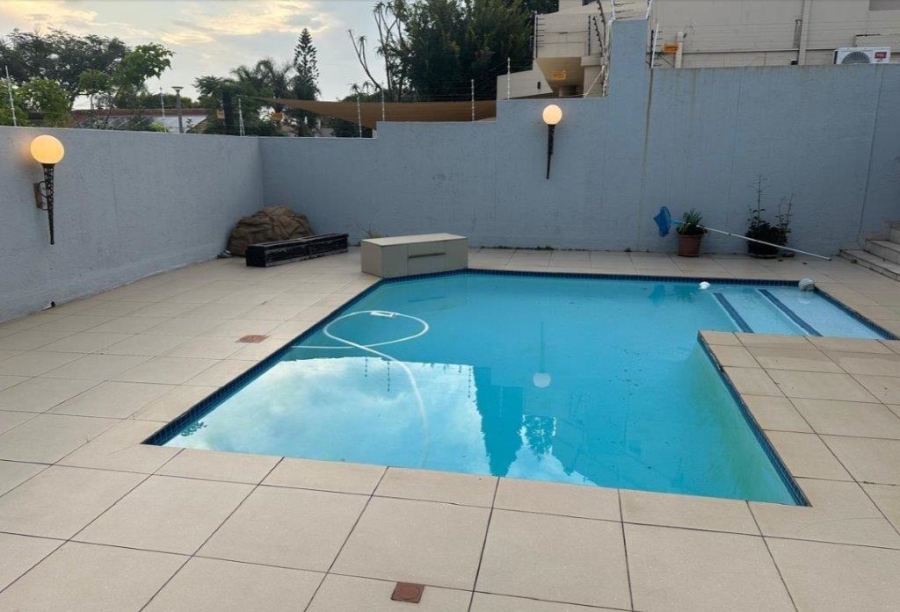 5 Bedroom Property for Sale in Dowerglen Ext 5 Gauteng