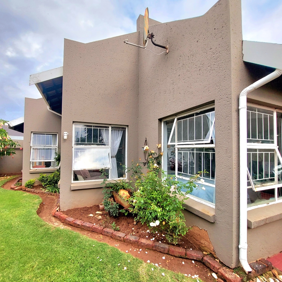 3 Bedroom Property for Sale in Beyers Park Gauteng