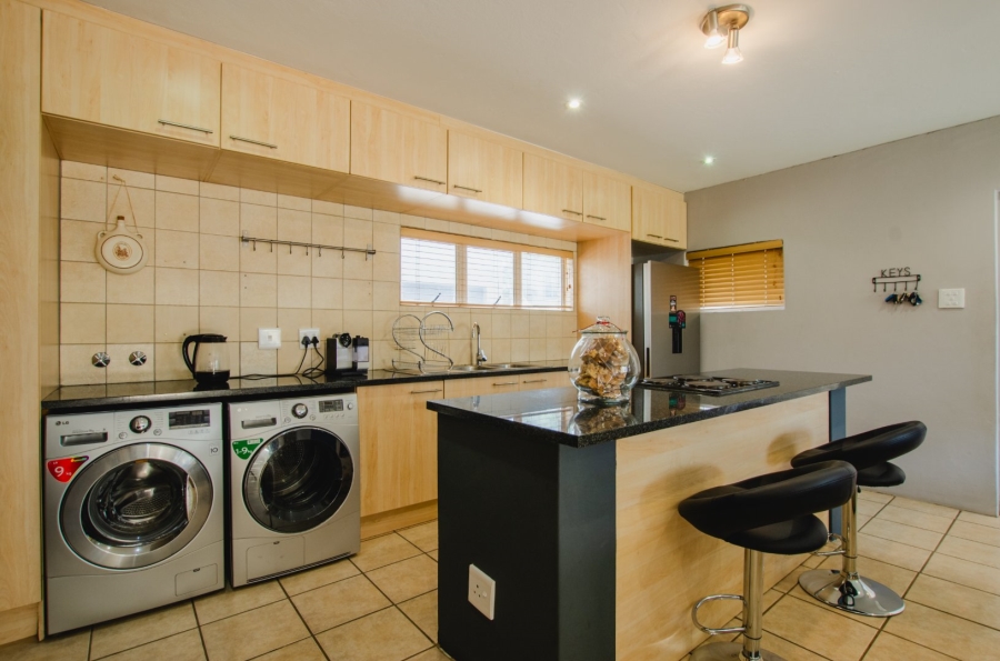 2 Bedroom Property for Sale in Bronberg Gauteng