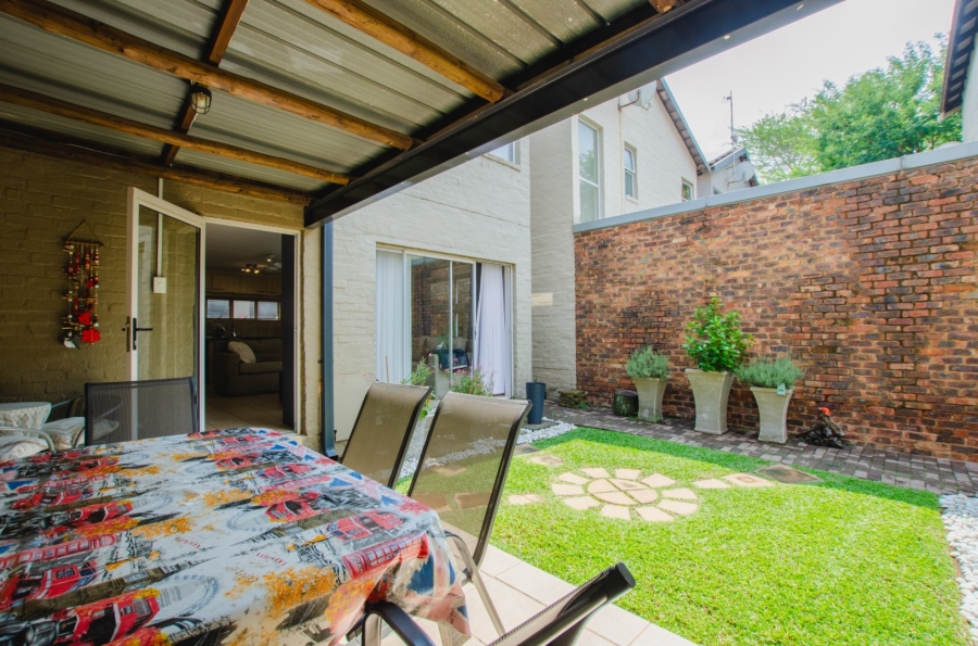 2 Bedroom Property for Sale in Bronberg Gauteng
