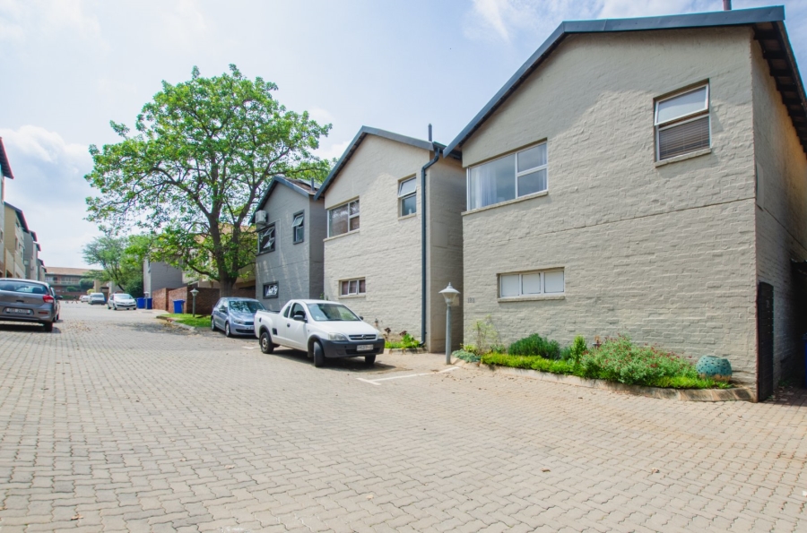 2 Bedroom Property for Sale in Bronberg Gauteng
