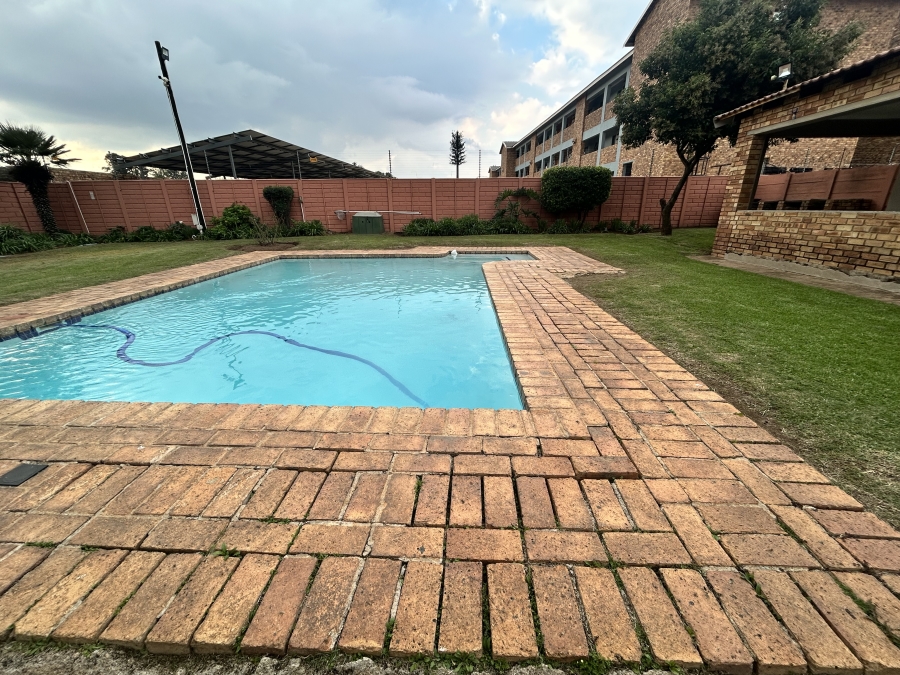 2 Bedroom Property for Sale in Groblerpark Gauteng