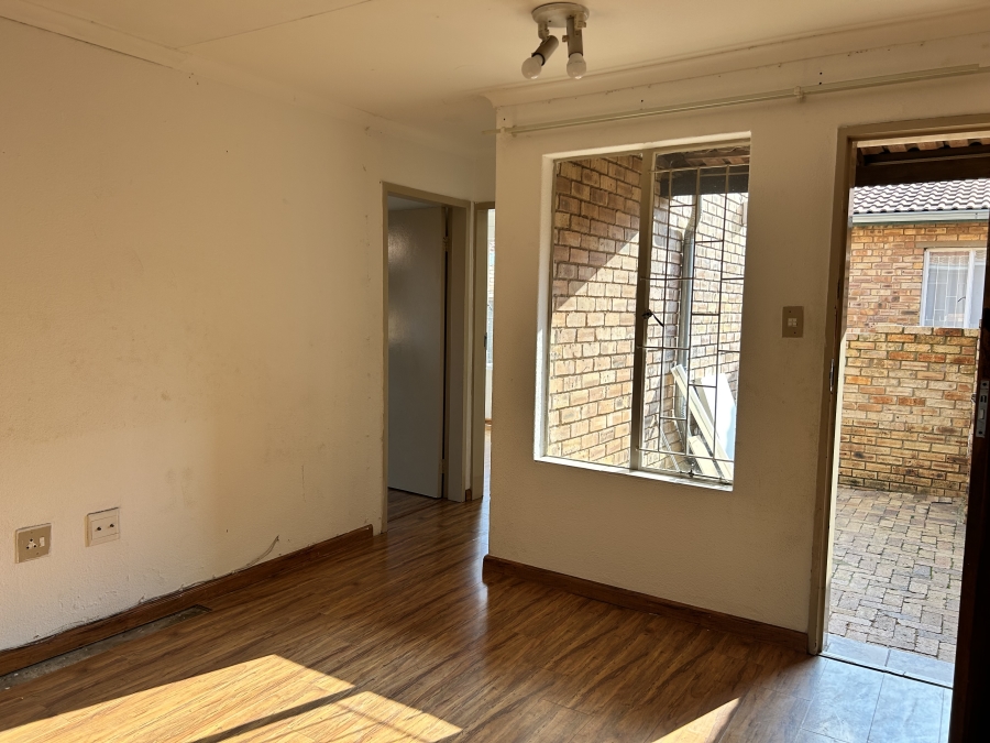 2 Bedroom Property for Sale in Groblerpark Gauteng