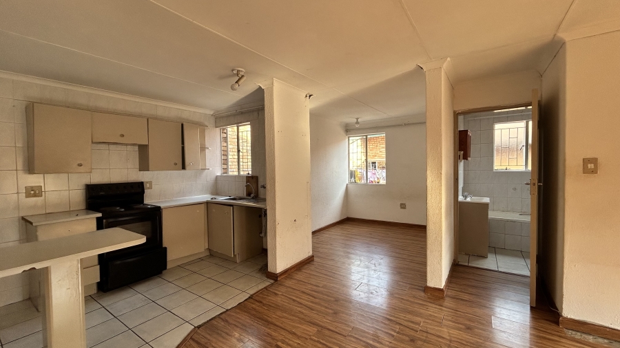 2 Bedroom Property for Sale in Groblerpark Gauteng