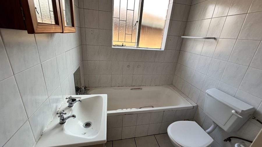 2 Bedroom Property for Sale in Groblerpark Gauteng