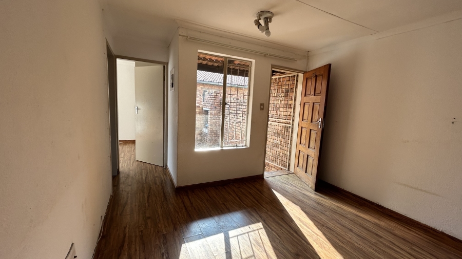 2 Bedroom Property for Sale in Groblerpark Gauteng