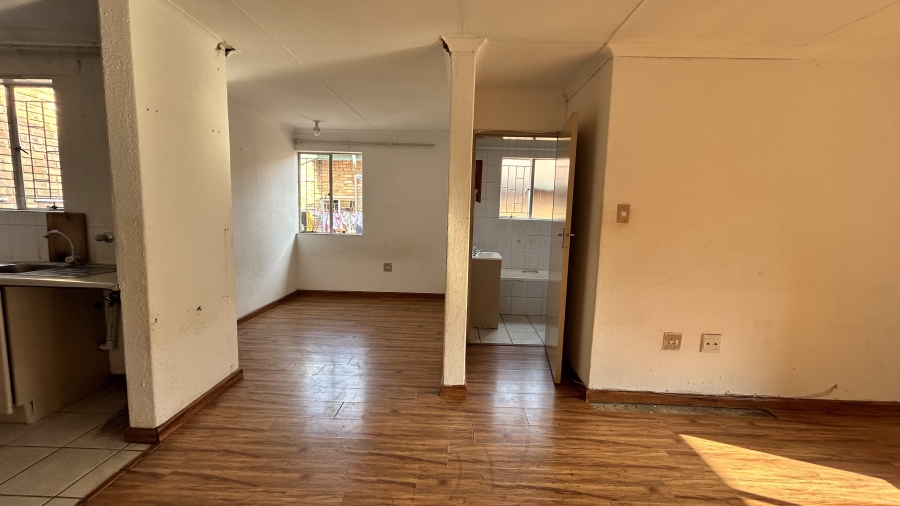 2 Bedroom Property for Sale in Groblerpark Gauteng