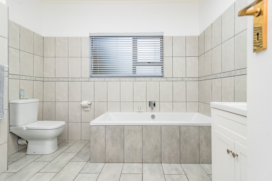 4 Bedroom Property for Sale in Noordheuwel Gauteng