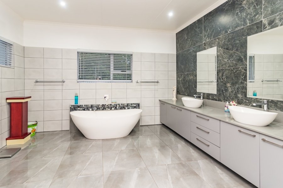 4 Bedroom Property for Sale in Noordheuwel Gauteng