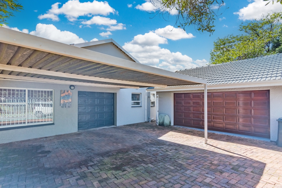 4 Bedroom Property for Sale in Noordheuwel Gauteng