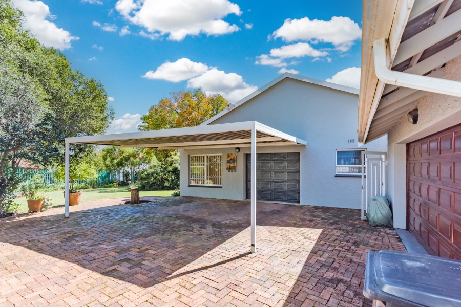 4 Bedroom Property for Sale in Noordheuwel Gauteng