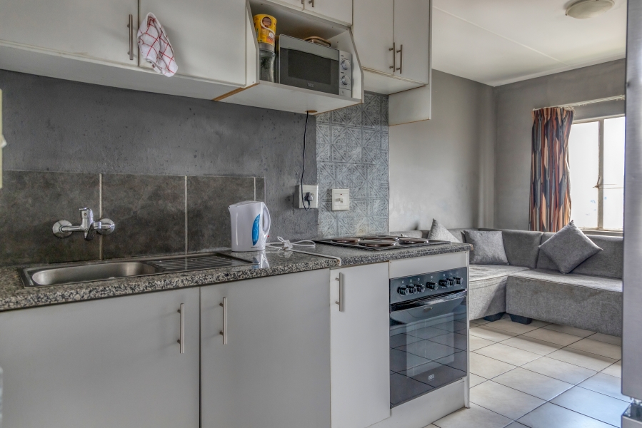 2 Bedroom Property for Sale in Fleurhof Gauteng