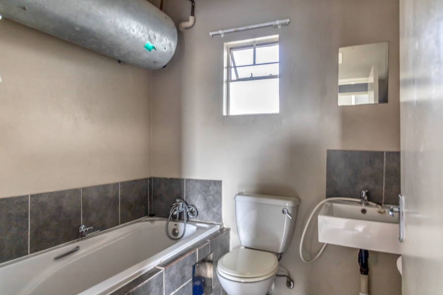2 Bedroom Property for Sale in Fleurhof Gauteng