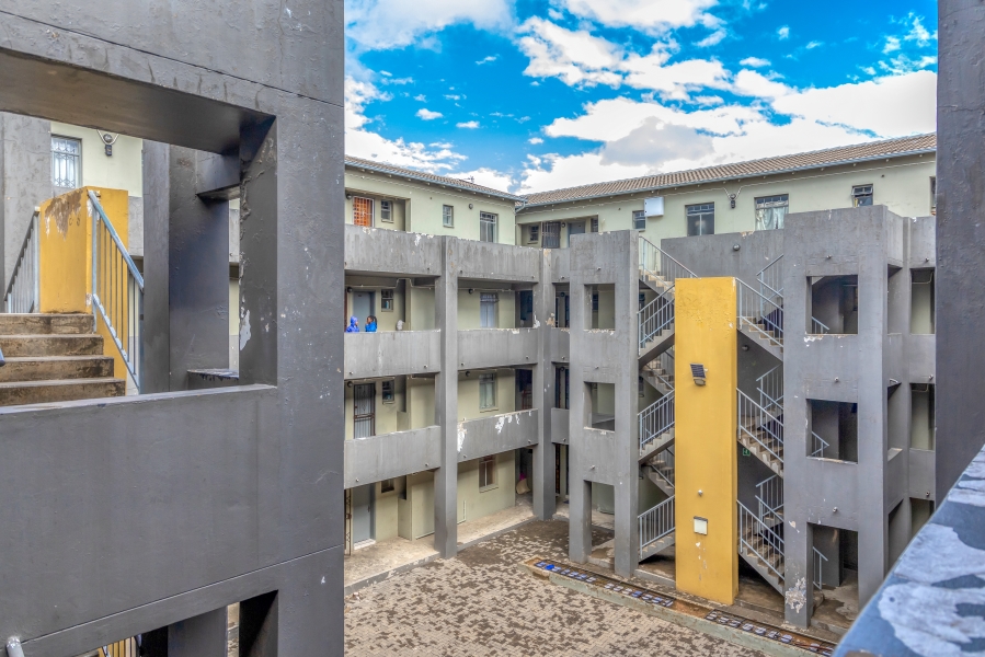 2 Bedroom Property for Sale in Fleurhof Gauteng