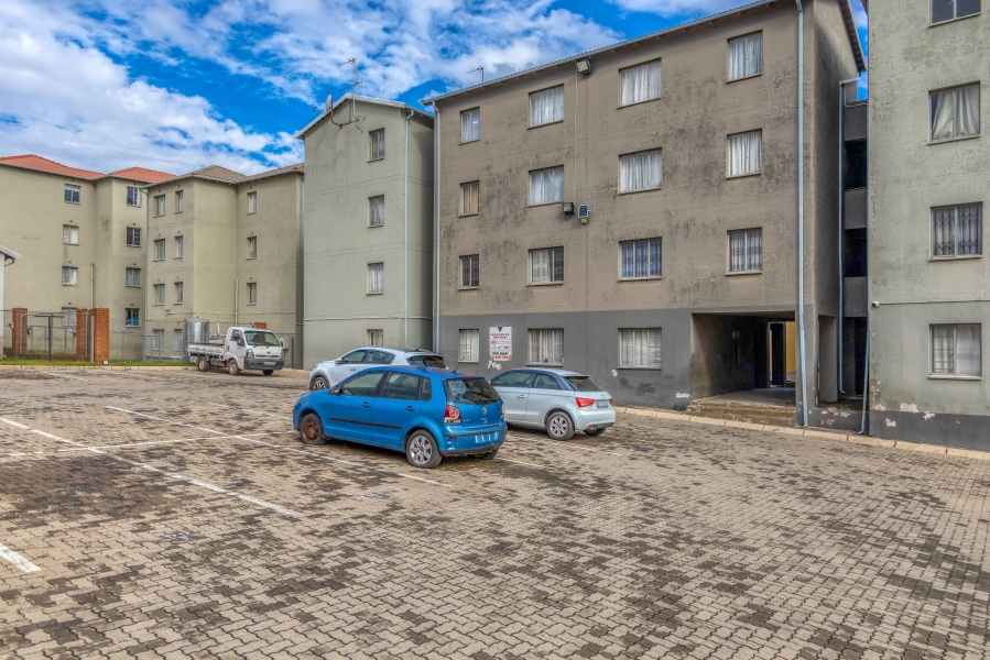 2 Bedroom Property for Sale in Fleurhof Gauteng