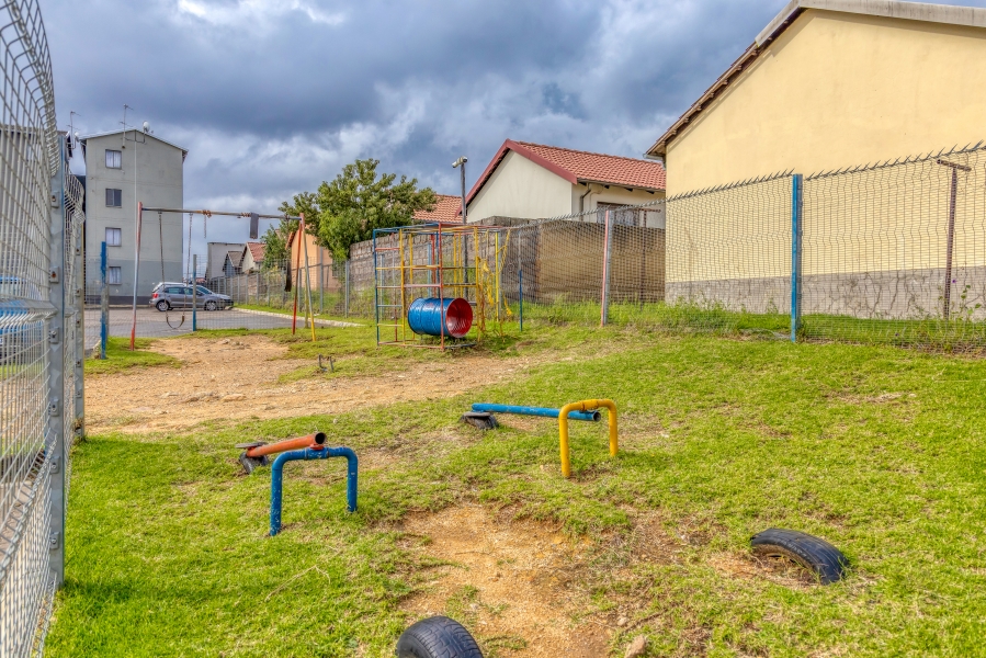 2 Bedroom Property for Sale in Fleurhof Gauteng