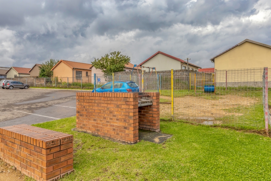 2 Bedroom Property for Sale in Fleurhof Gauteng