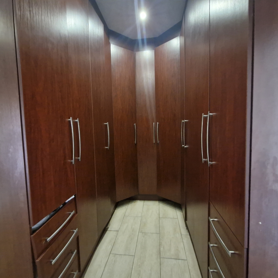 5 Bedroom Property for Sale in Savannah Country Estate Gauteng
