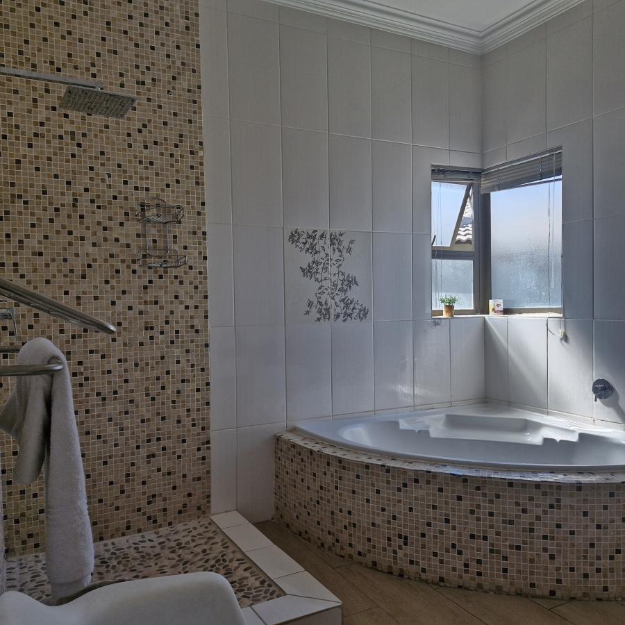 5 Bedroom Property for Sale in Savannah Country Estate Gauteng