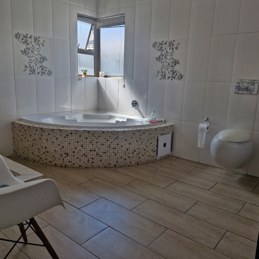 5 Bedroom Property for Sale in Savannah Country Estate Gauteng