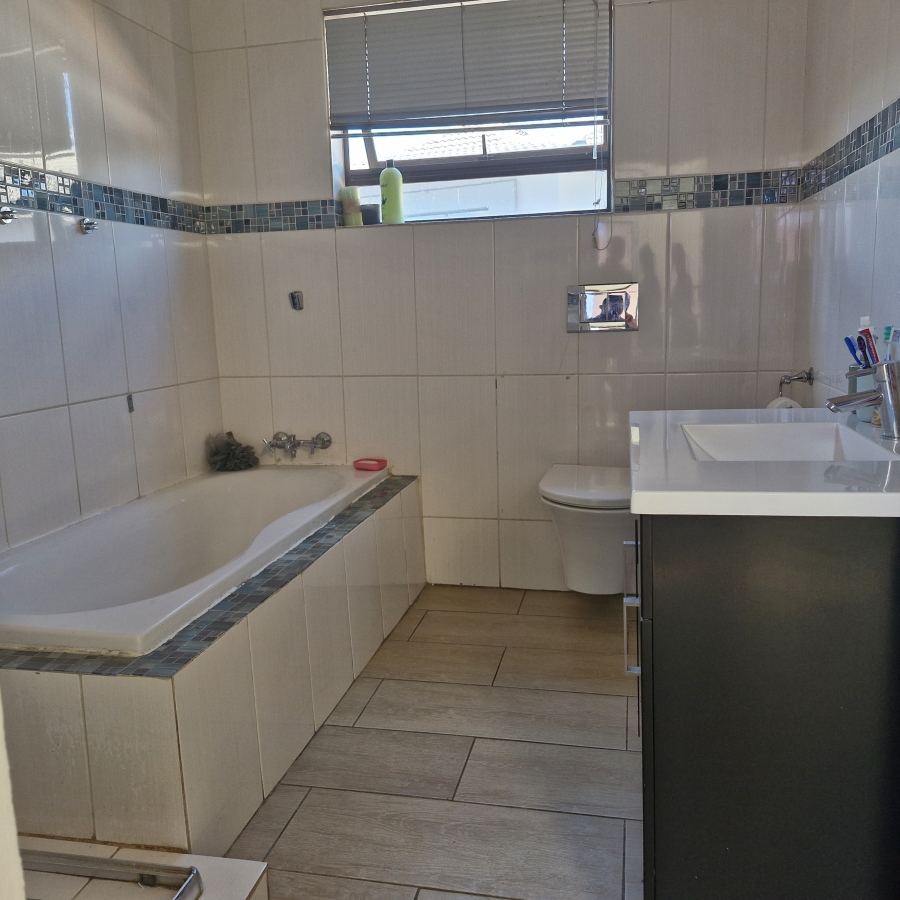 5 Bedroom Property for Sale in Savannah Country Estate Gauteng