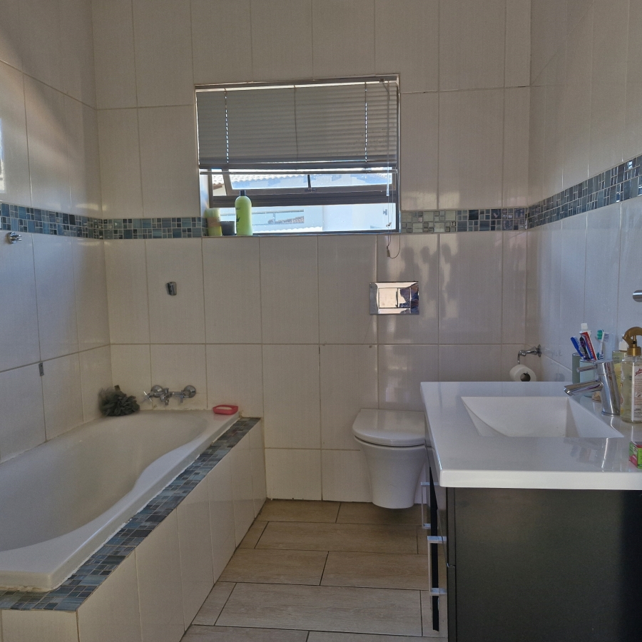 5 Bedroom Property for Sale in Savannah Country Estate Gauteng