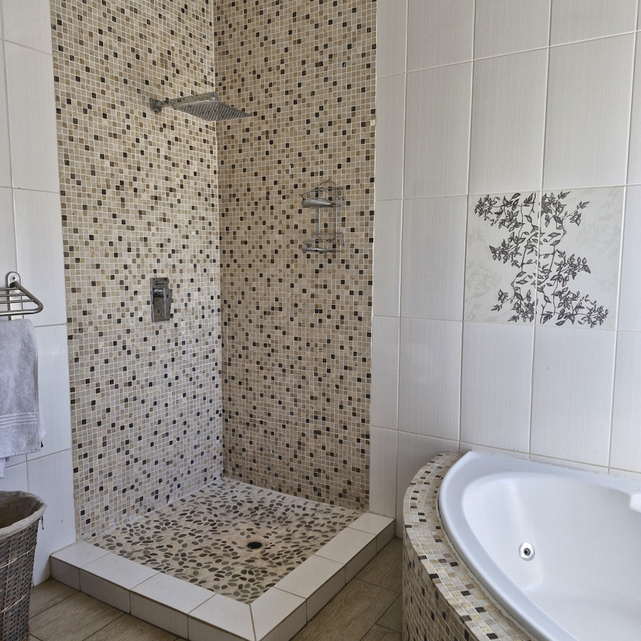 5 Bedroom Property for Sale in Savannah Country Estate Gauteng