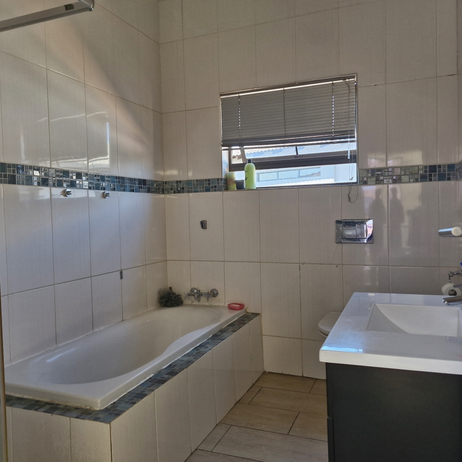 5 Bedroom Property for Sale in Savannah Country Estate Gauteng
