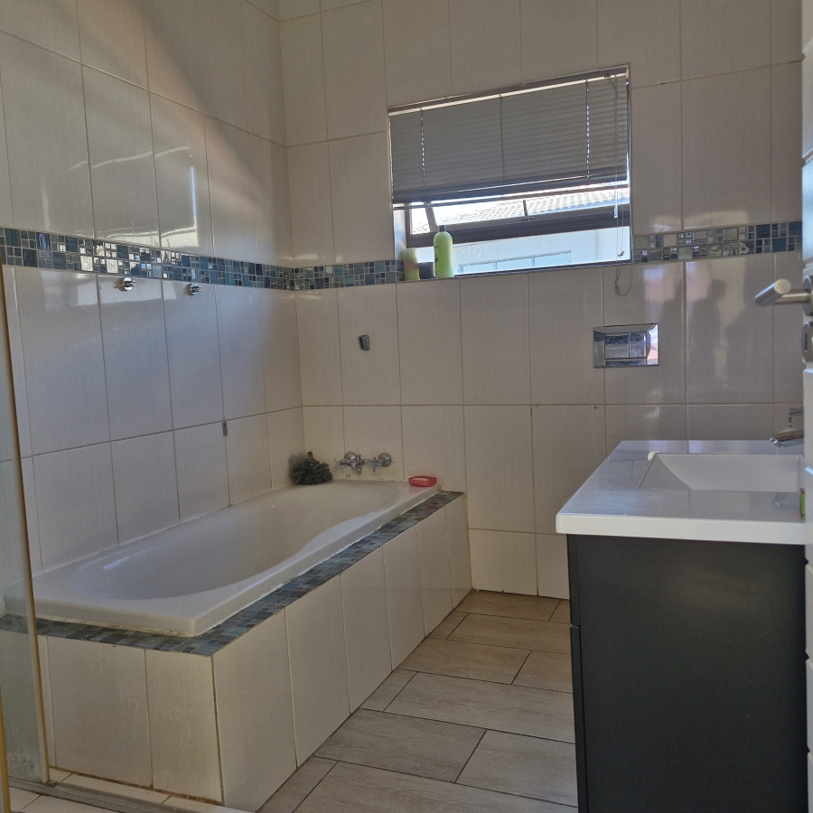 5 Bedroom Property for Sale in Savannah Country Estate Gauteng
