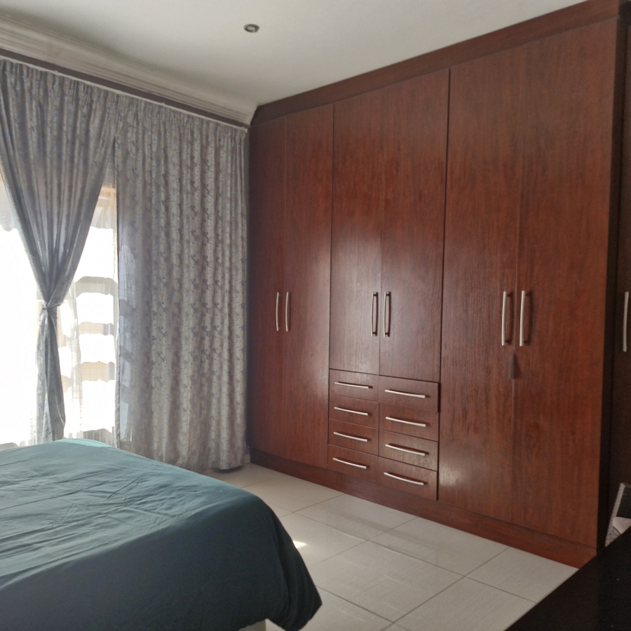 5 Bedroom Property for Sale in Savannah Country Estate Gauteng