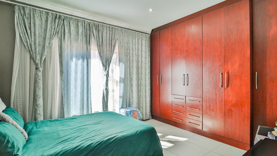 5 Bedroom Property for Sale in Savannah Country Estate Gauteng
