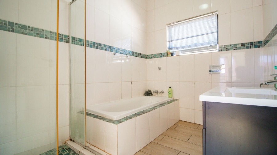 5 Bedroom Property for Sale in Savannah Country Estate Gauteng