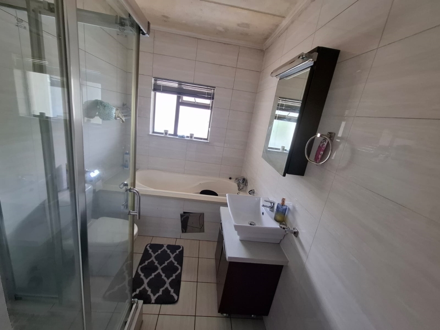2 Bedroom Property for Sale in Summerset Gauteng