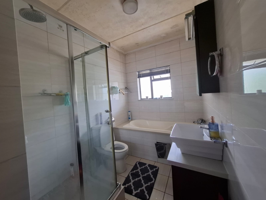 2 Bedroom Property for Sale in Summerset Gauteng