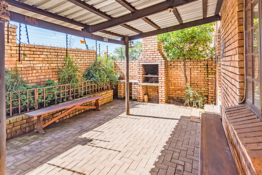 3 Bedroom Property for Sale in Noordheuwel Gauteng