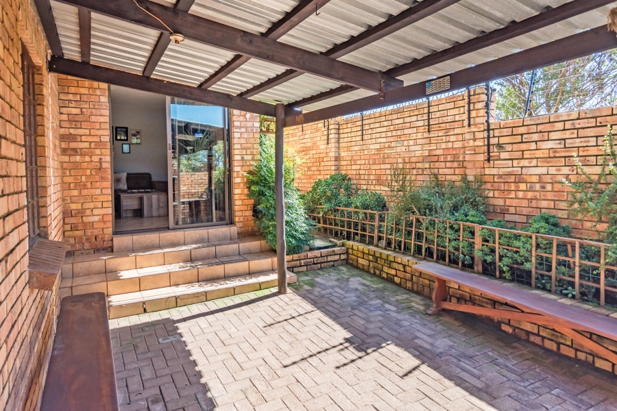 3 Bedroom Property for Sale in Noordheuwel Gauteng