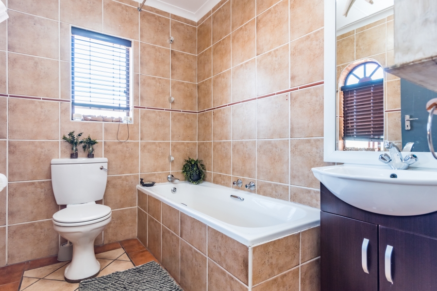 3 Bedroom Property for Sale in Noordheuwel Gauteng