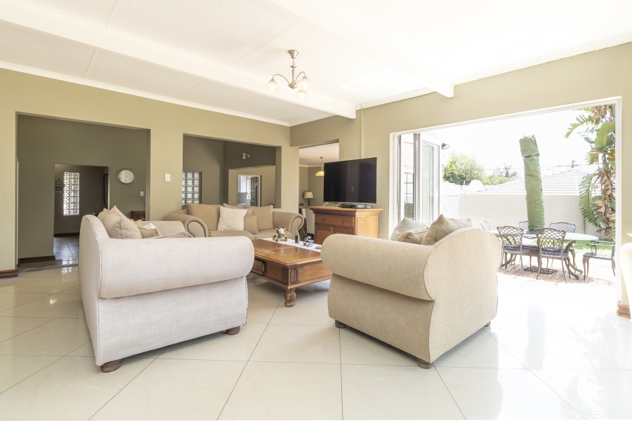 4 Bedroom Property for Sale in Douglasdale Gauteng