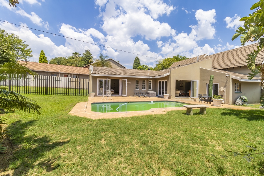 4 Bedroom Property for Sale in Douglasdale Gauteng