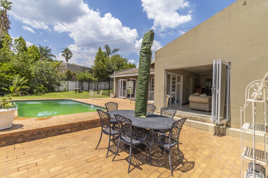 4 Bedroom Property for Sale in Douglasdale Gauteng