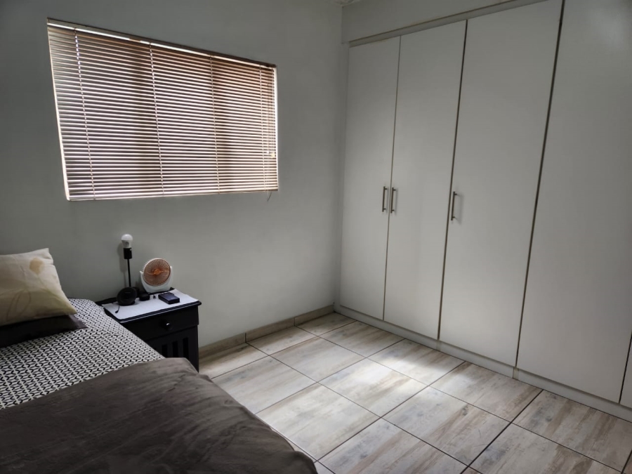 2 Bedroom Property for Sale in Glen Marais Gauteng