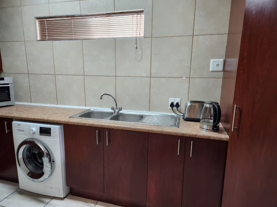 2 Bedroom Property for Sale in Glen Marais Gauteng