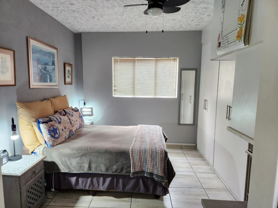 2 Bedroom Property for Sale in Glen Marais Gauteng