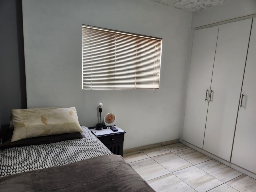 2 Bedroom Property for Sale in Glen Marais Gauteng